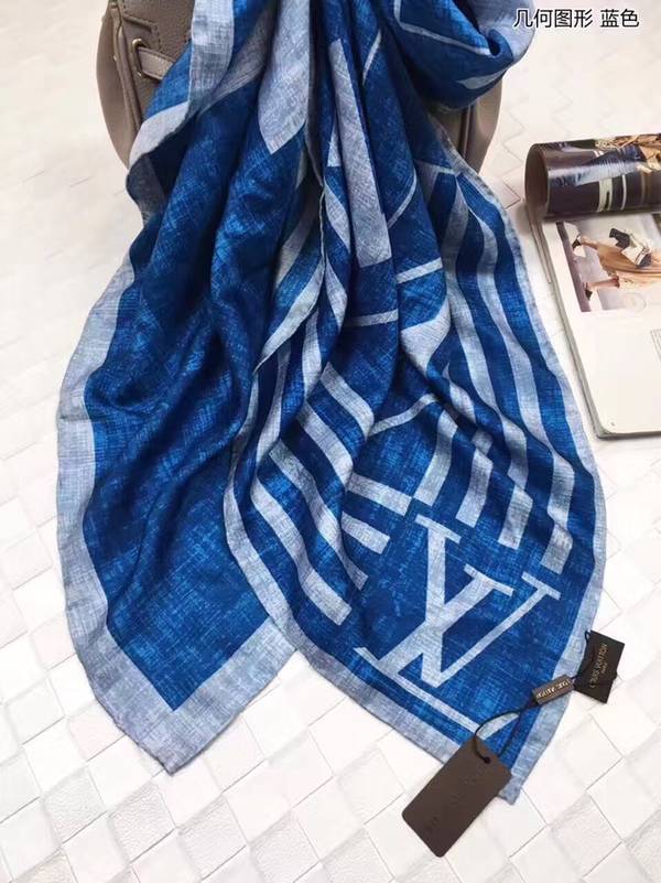 Louis Vuitton Scarf LVC00529